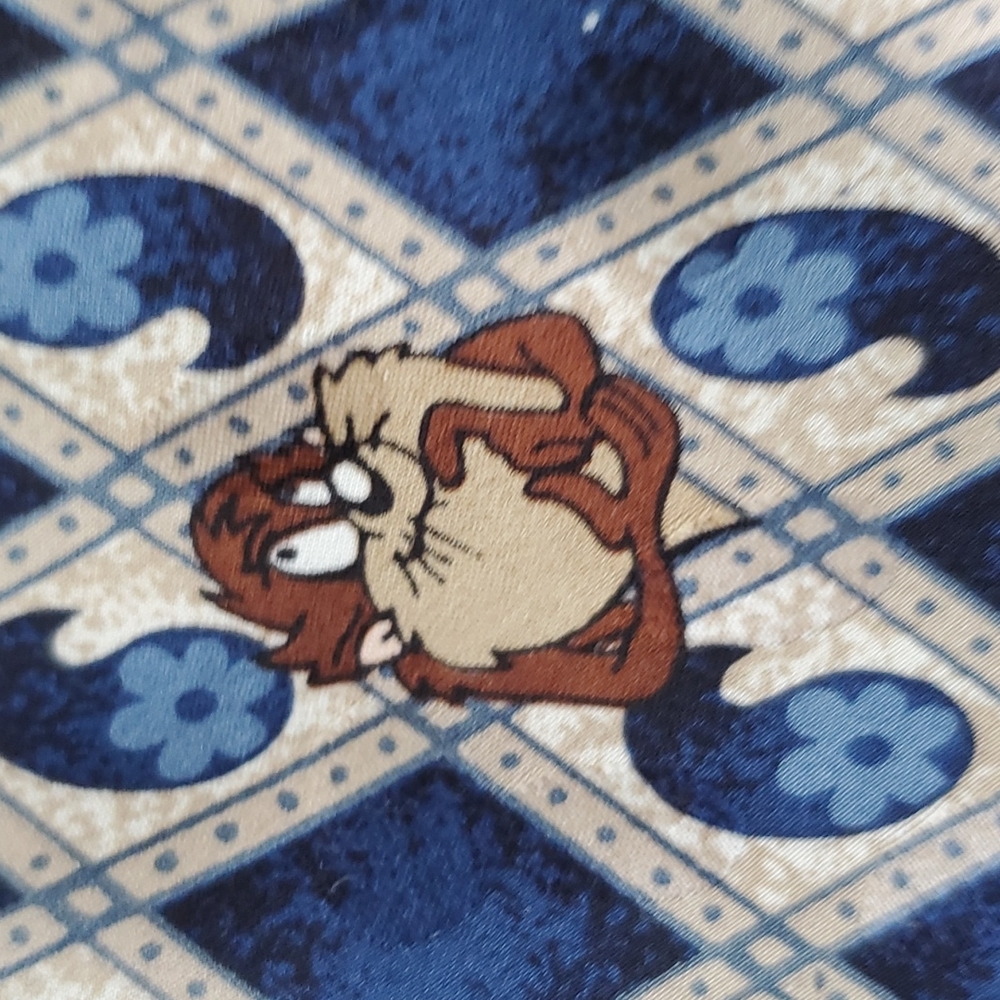 Looney Tunes Mania Tie - Picture 2 of 9